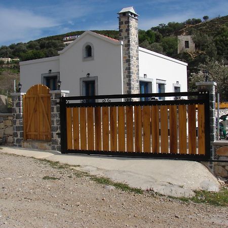 Villa Polymnia Emborios エクステリア 写真